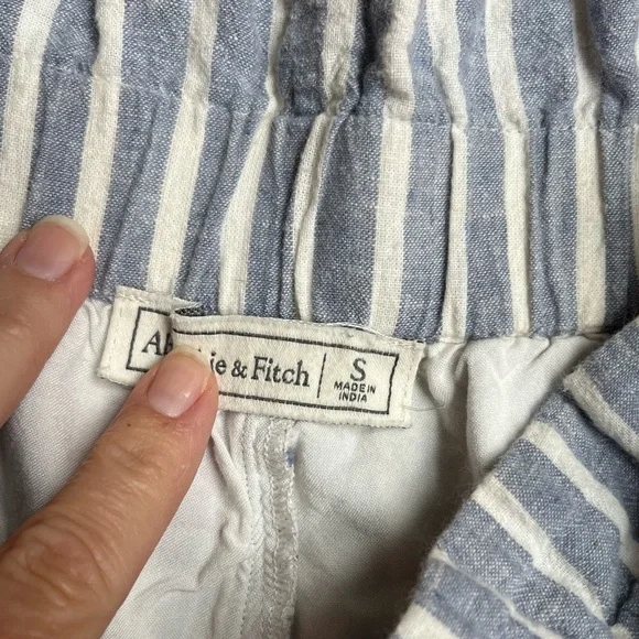 Abercrombie & Fitch Stripe Paper Bag Tie Waist Shorts Blue White Size Small - Picture 3 of 5